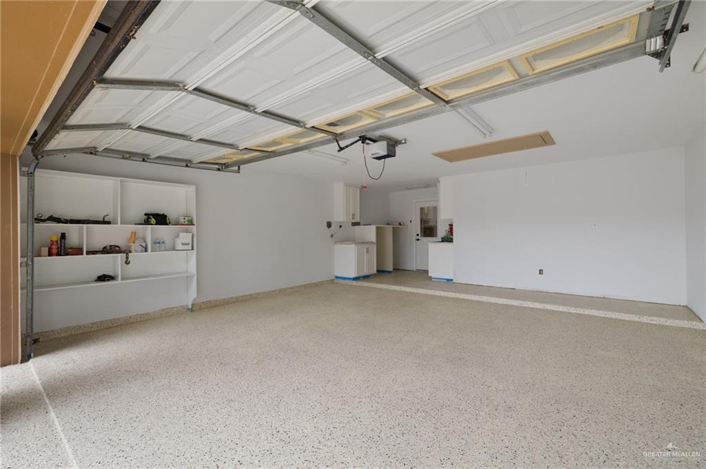 Photo 13 of 3300 Kiwi Avenue
