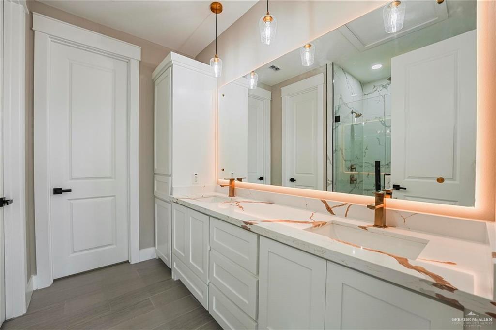 Photo 11 of 3801 Noronha Drive