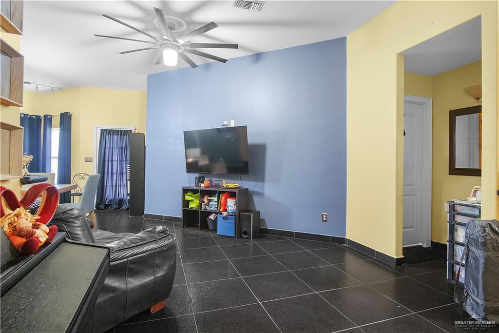 Photo 5 of 2416 Hibiscus Street