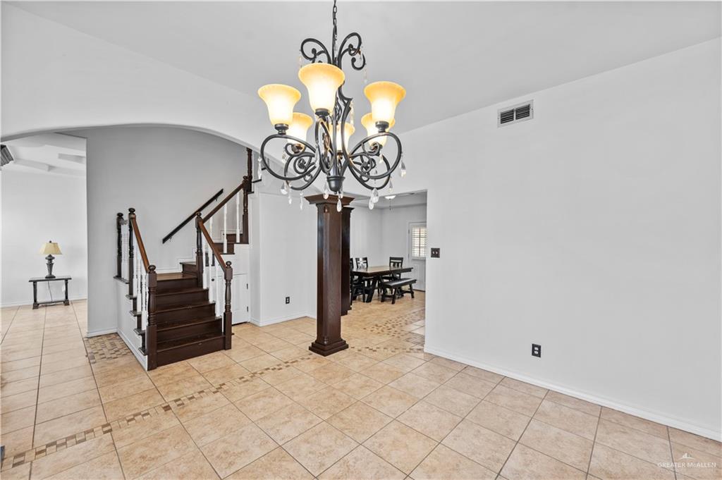 Photo 12 of 906 San Cristobal Street