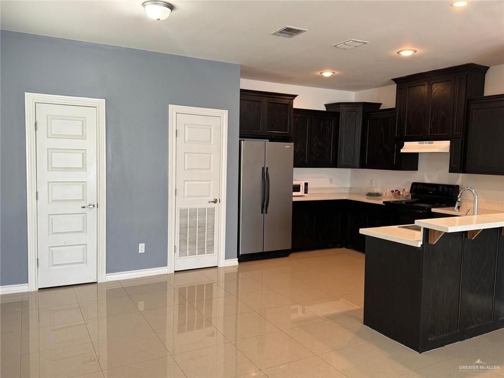 Photo 4 of 1203 White Oak Drive
