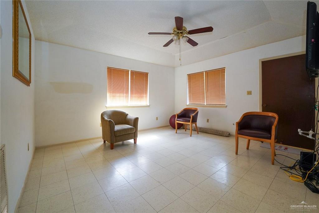 Photo 13 of 2803 Minnie Avenue