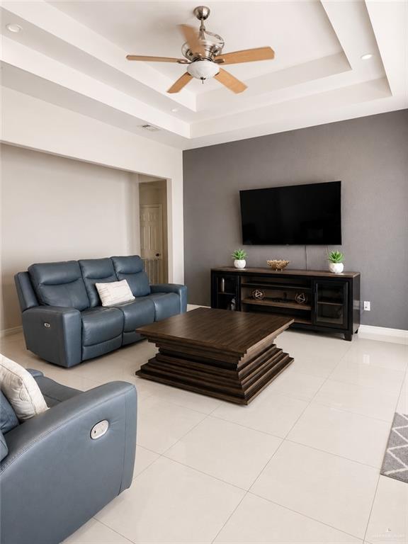 Photo 5 of 809 Tulipan Street