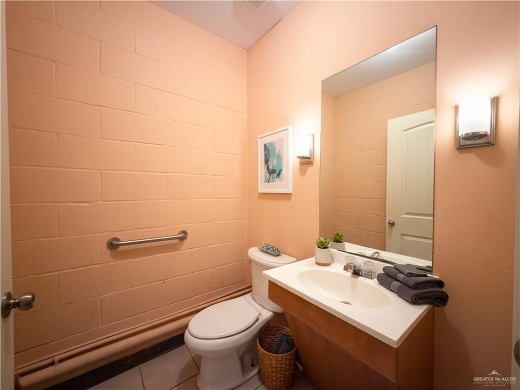 Photo 13 of 5818 Cage Boulevard
