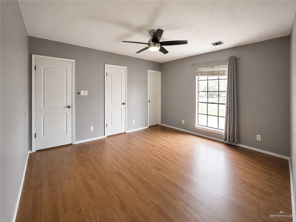 Photo 13 of 2423 Live Oak Street