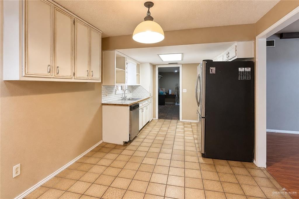 Photo 6 of 2423 Live Oak Street