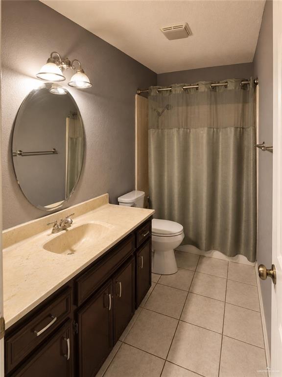 Photo 9 of 2423 Live Oak Street