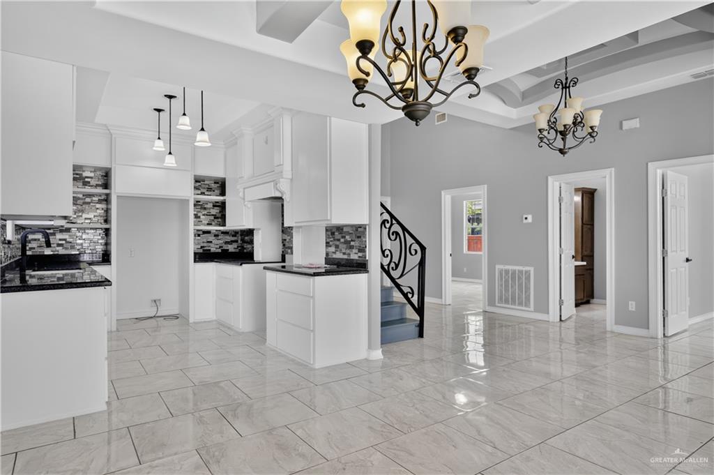 Photo 6 of 8001 Morelos Street