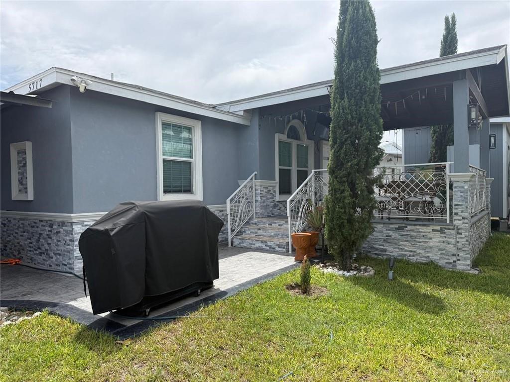 Photo 5 of 5717 Esmeralda Street