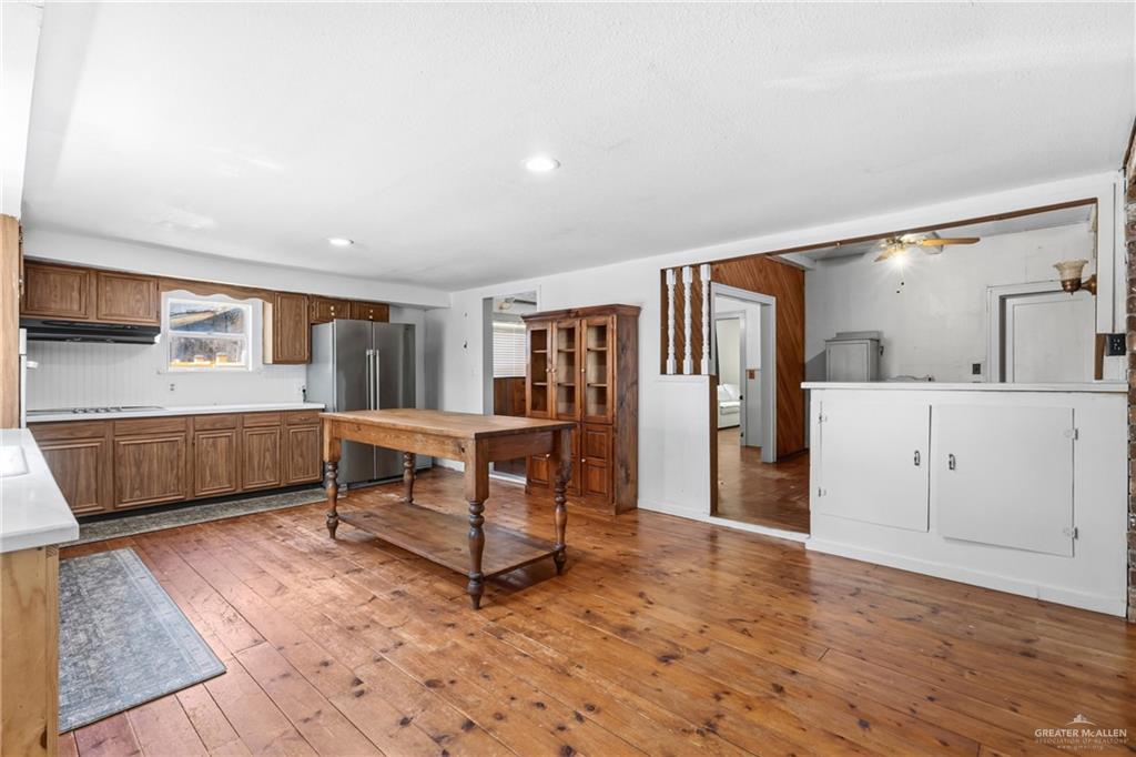 Photo 10 of 742 Palm Heights Street
