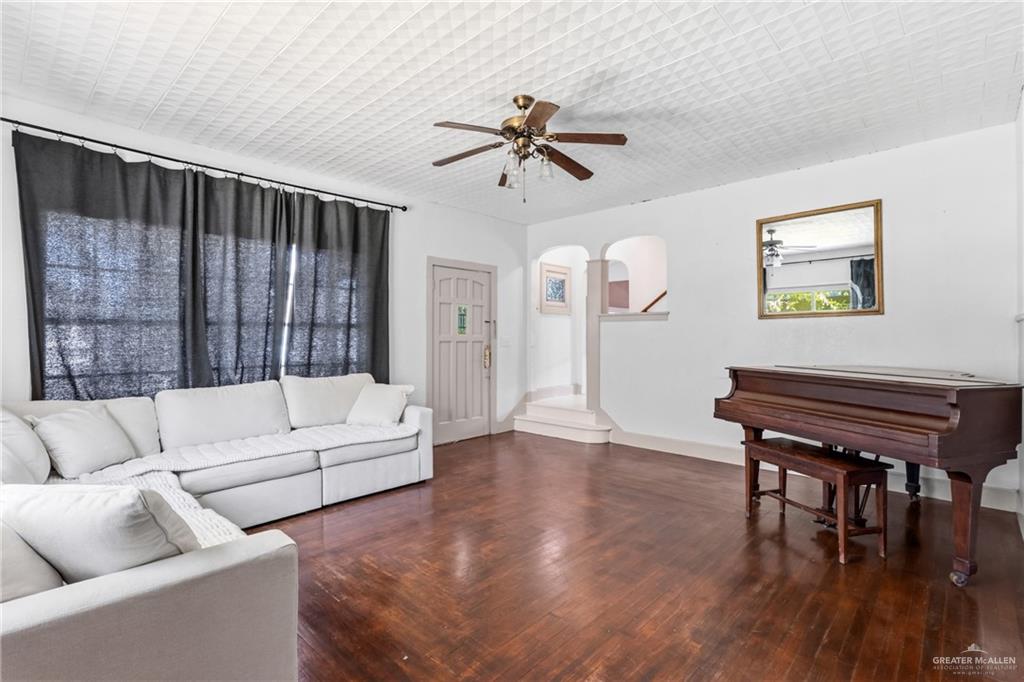Photo 7 of 742 Palm Heights Street