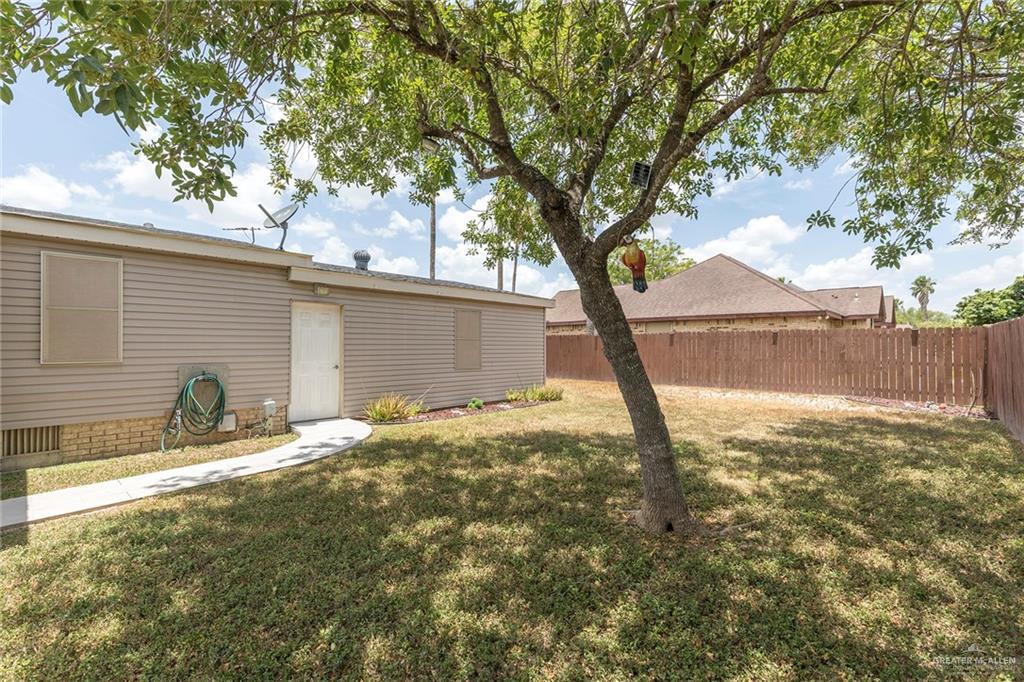 Photo 18 of 2813 Montgomery Drive