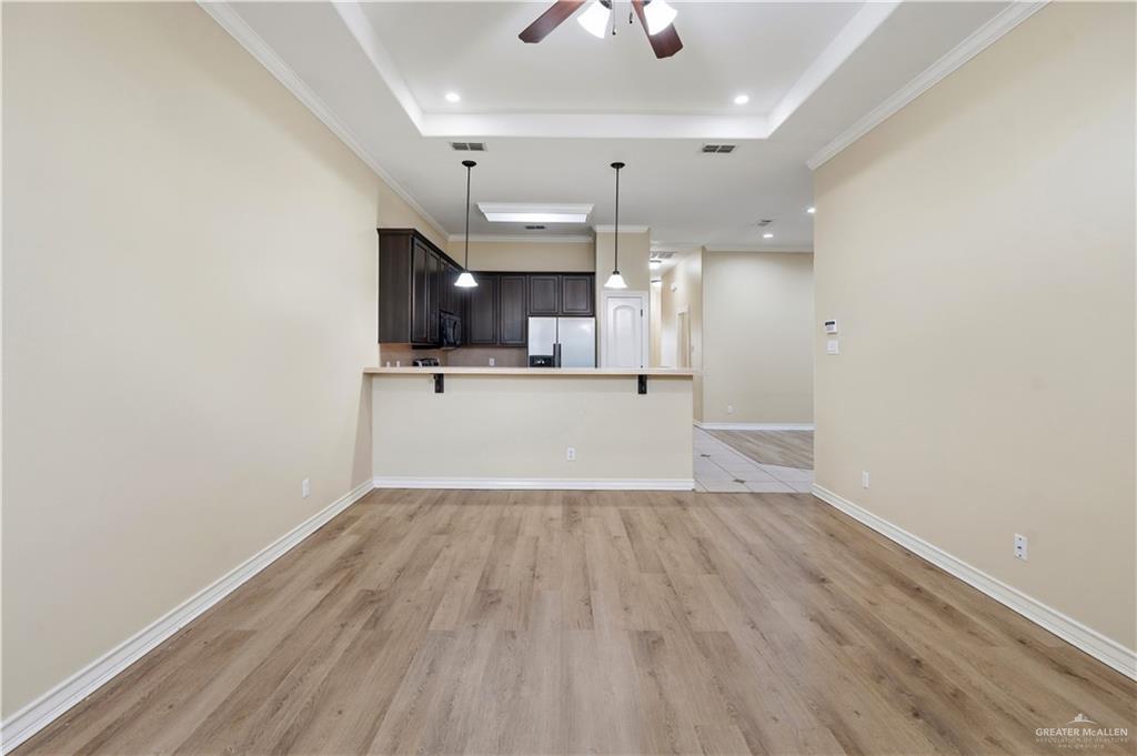 Photo 3 of 712 Wellington Avenue