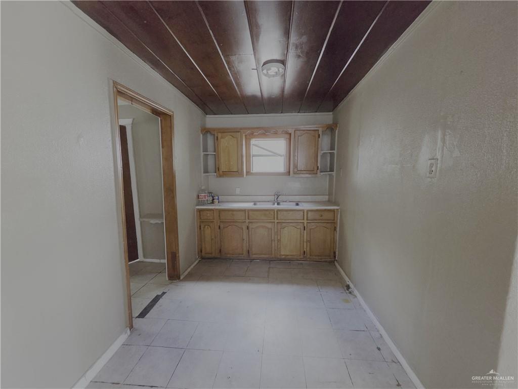 Photo 13 of 2141 Kennedy Circle