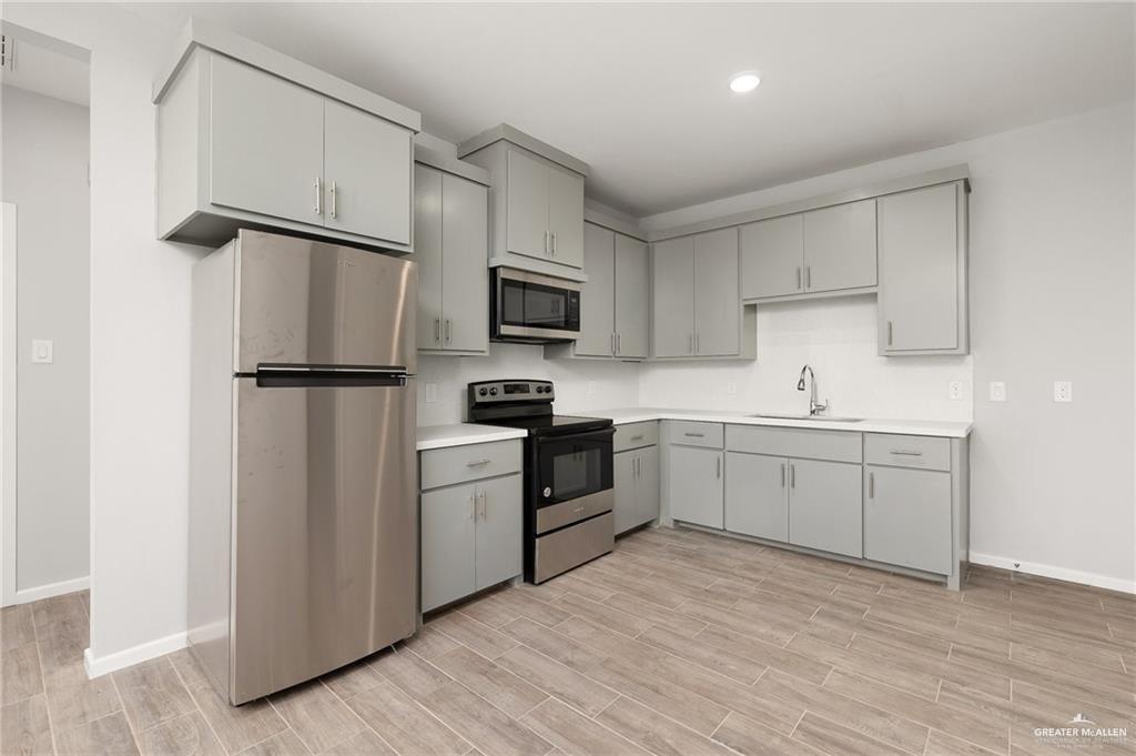 Photo 11 of 1601 Hyatt Avenue #10