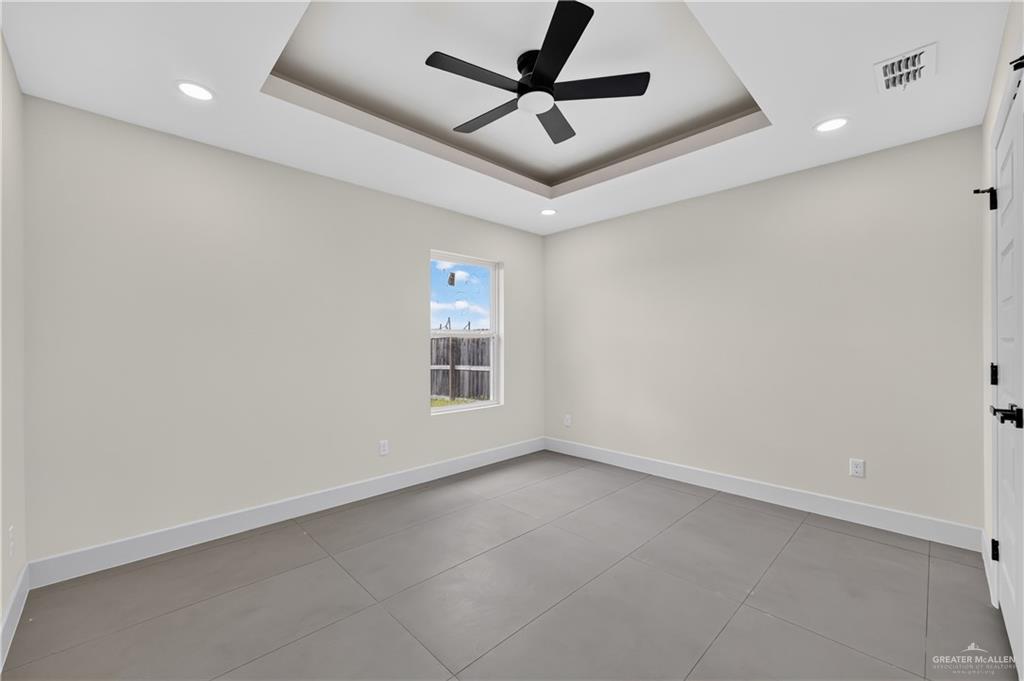 Photo 11 of 1417 Dawes Avenue