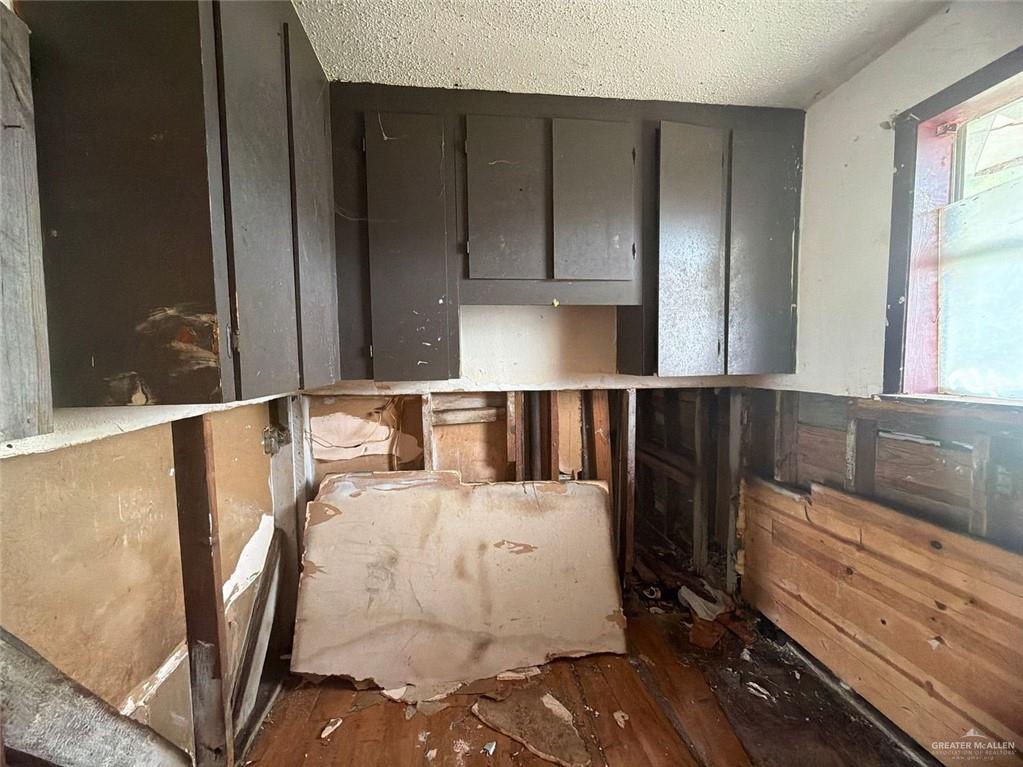 Photo 4 of 430 Webb Street