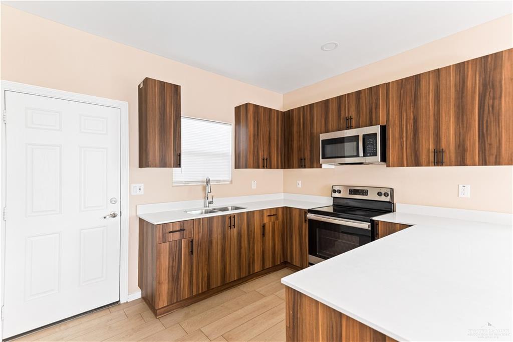 Photo 4 of 2919 Driftwood Street #4