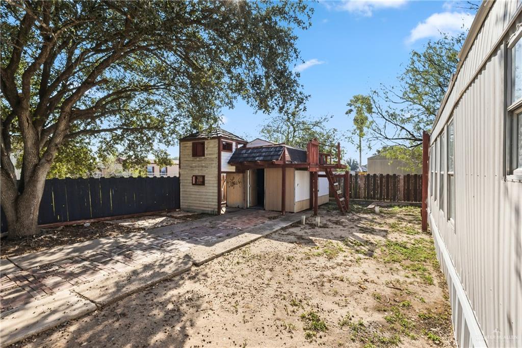Photo 13 of 2408 Verbena Avenue