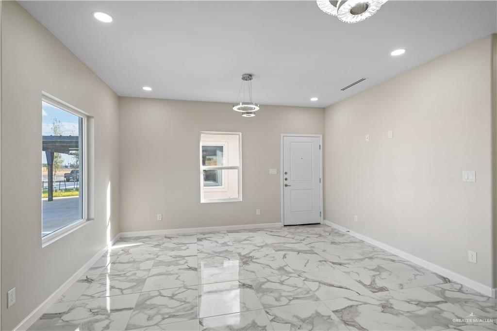 Photo 8 of 409 Onyx Avenue #3