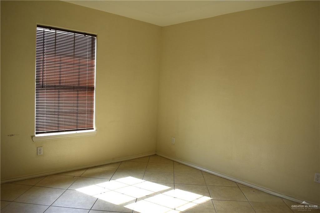 Photo 8 of 301 Albatross Avenue