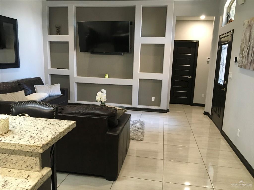 Photo 2 of 3128 Arroyo Avenue