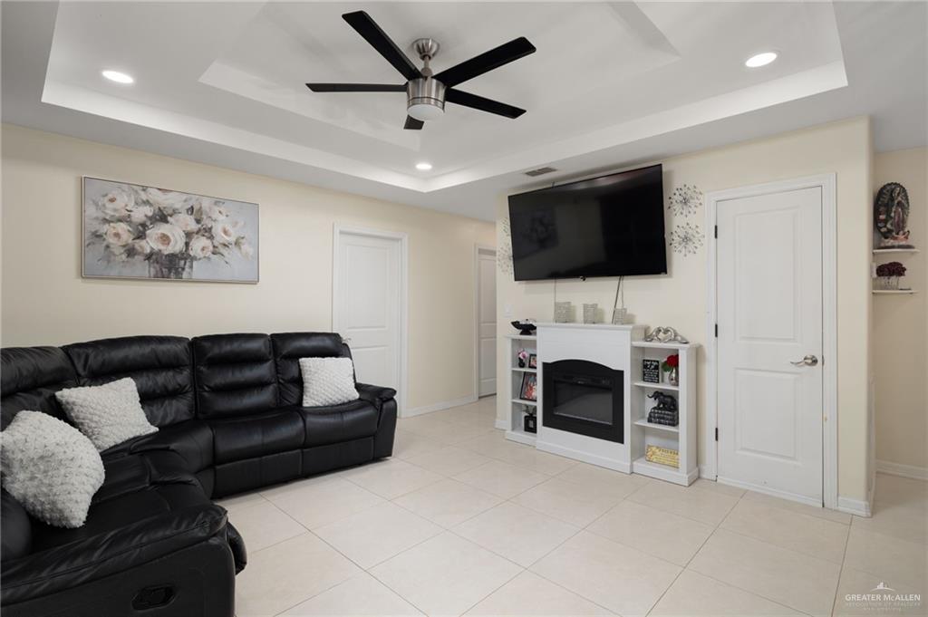 Photo 4 of 7001 Breckenridge Lane