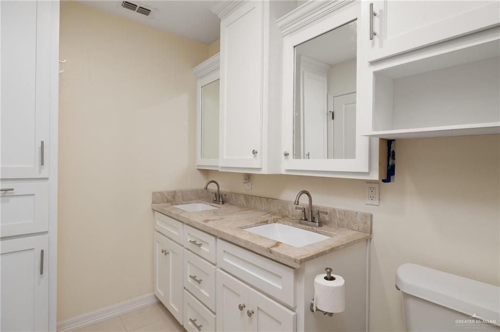 Photo 8 of 7001 Breckenridge Lane