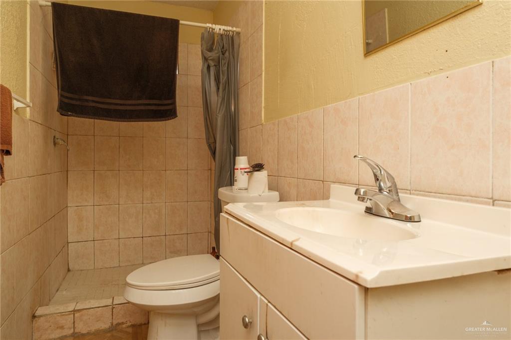 Photo 13 of 2033 Johnson Street