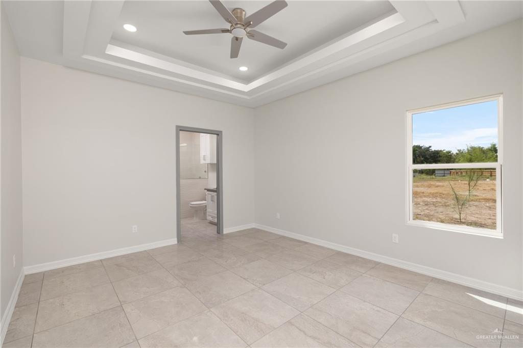 Photo 8 of 913 Trinity Street