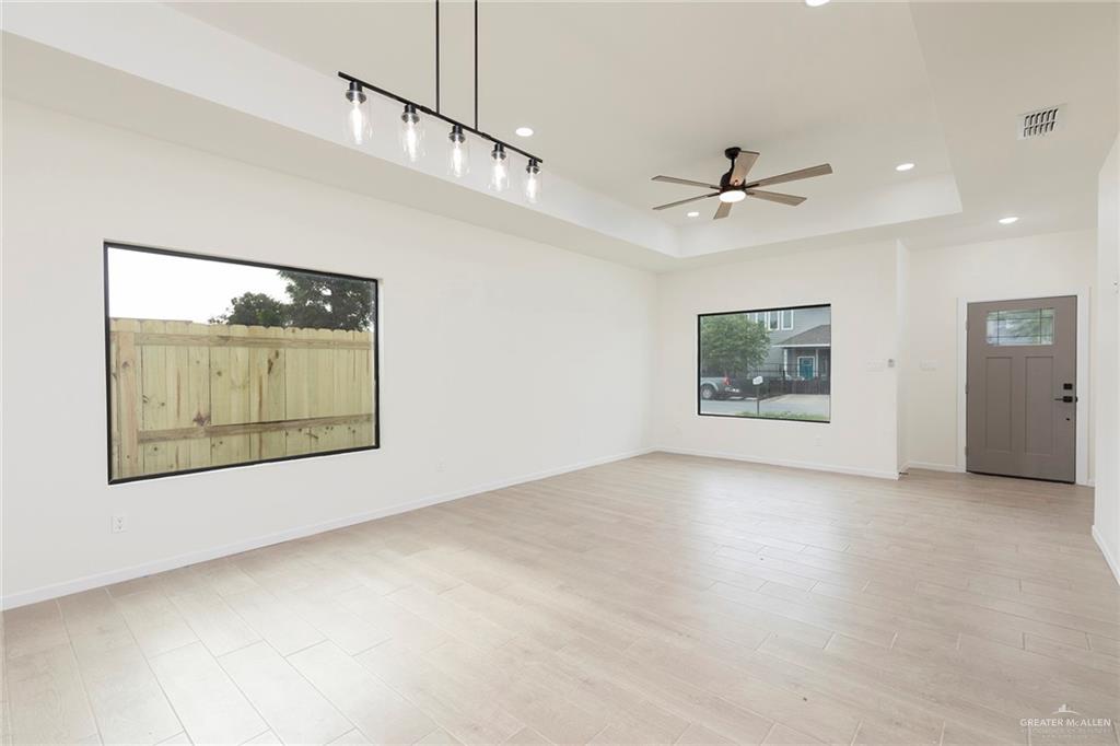 Photo 5 of 818 Chapa Avenue
