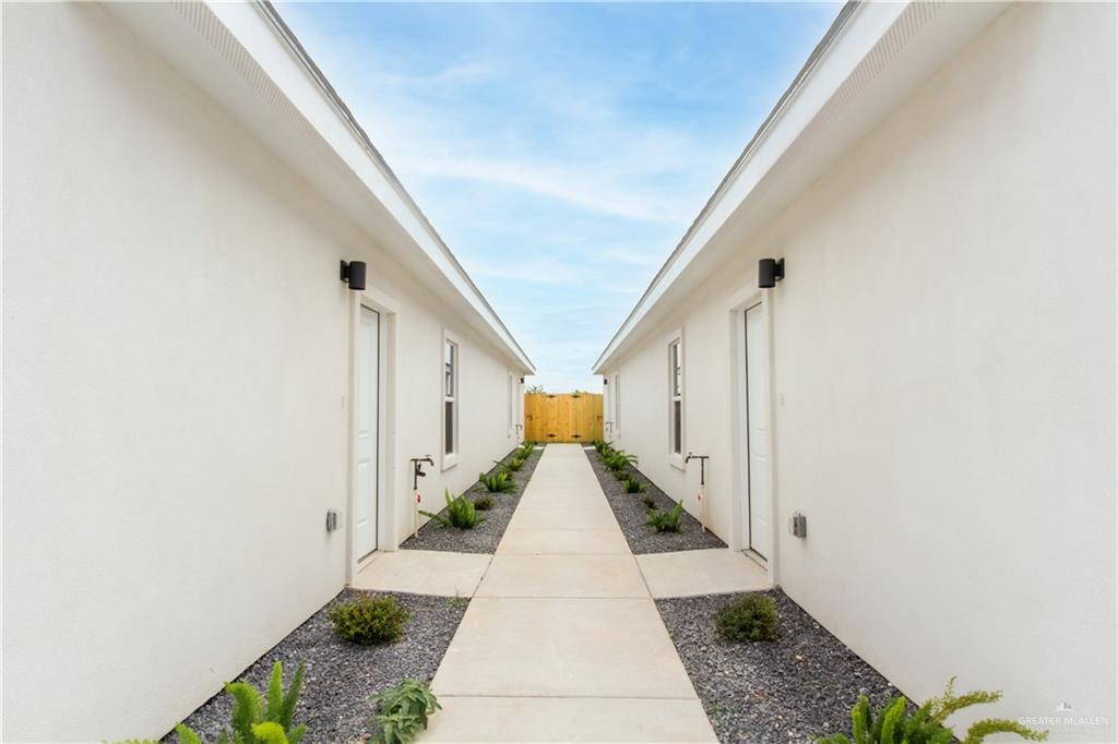 Photo 2 of 1300 Aryana Avenue