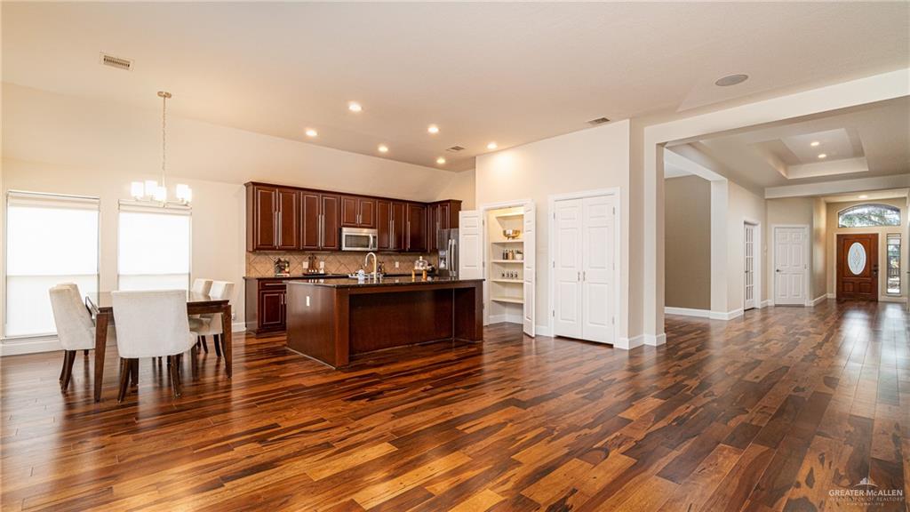 Photo 5 of 3009 San Rafael Street