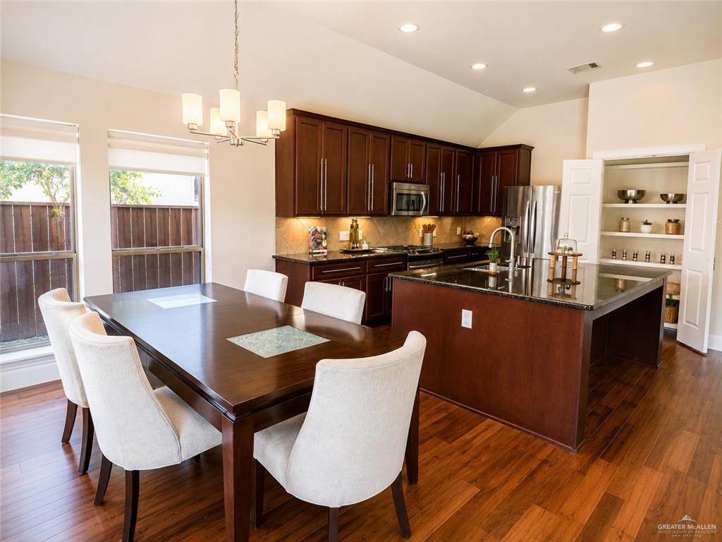 Photo 6 of 3009 San Rafael Street