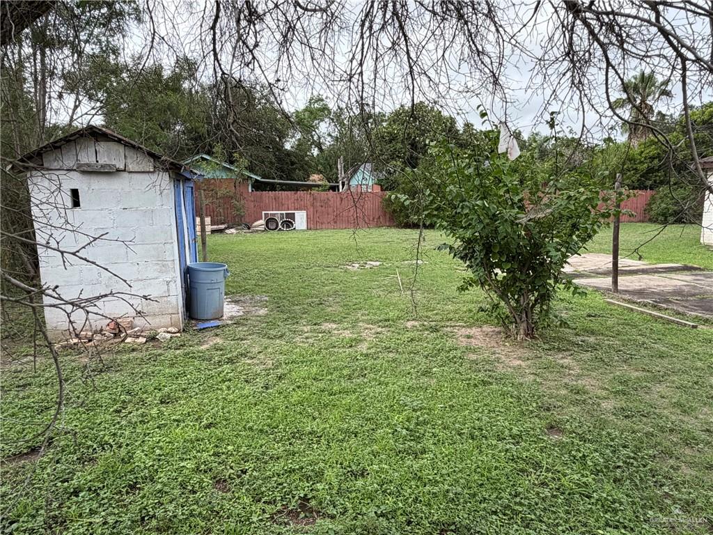 Photo 4 of 713 25th Street