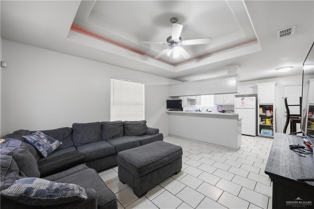 Photo 18 of 2213 Dahlia Street