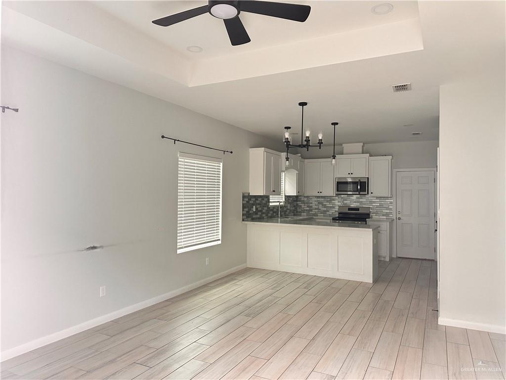 Photo 2 of 1019 Clarence Avenue #1