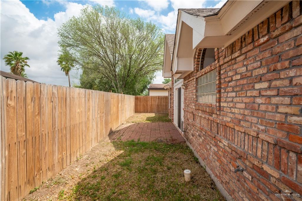 Photo 19 of 2802 Montgomery Drive