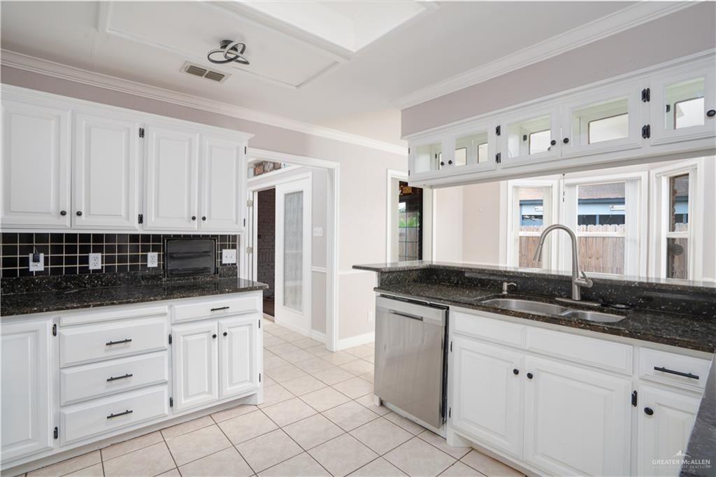 Photo 9 of 2802 Montgomery Drive