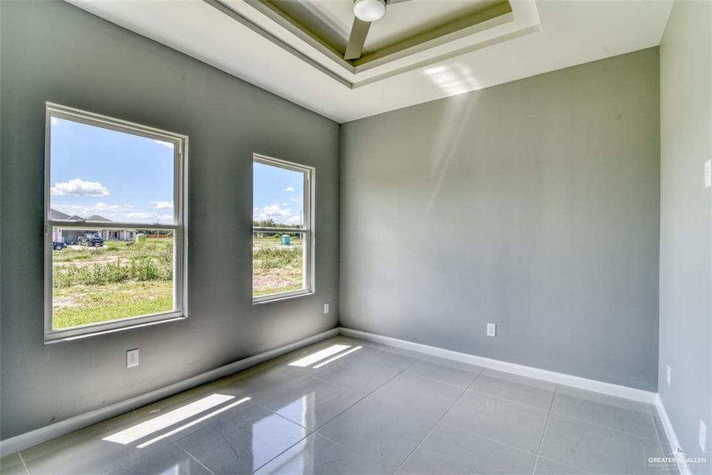 Photo 14 of 3104 Zinnia Avenue