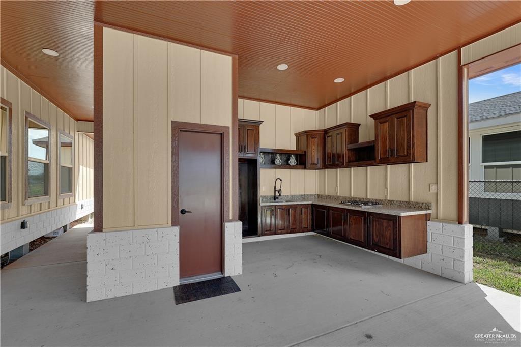 Photo 2 of 1116 Prado Drive
