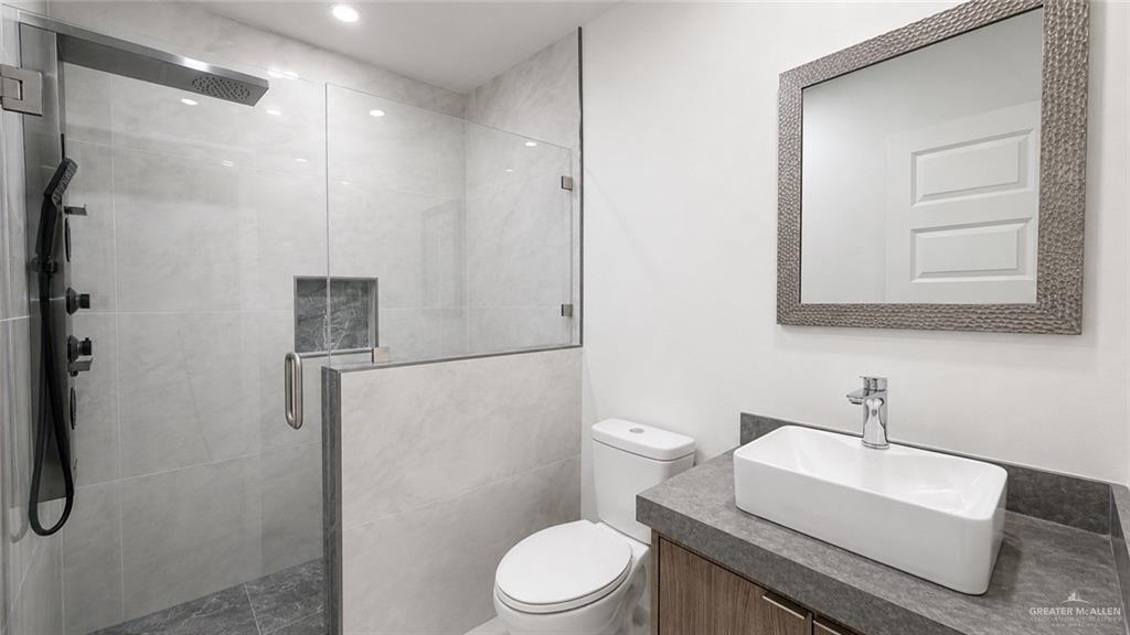 Photo 13 of 214 Barcelona Drive
