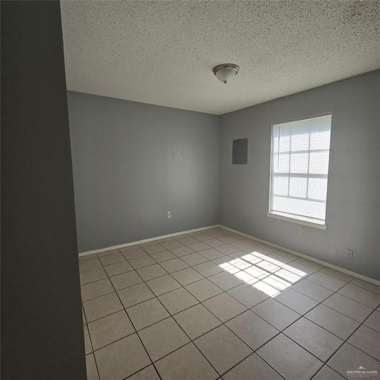 Photo 5 of 303 Palm Drive
