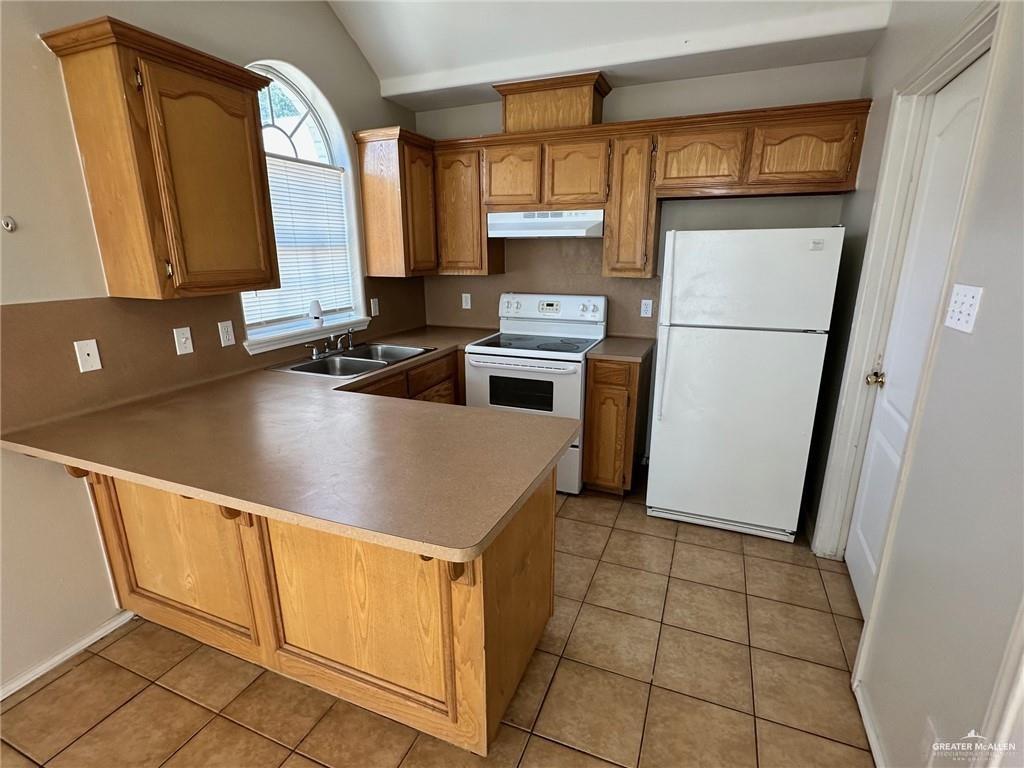 Photo 16 of 613 La Mancha Drive