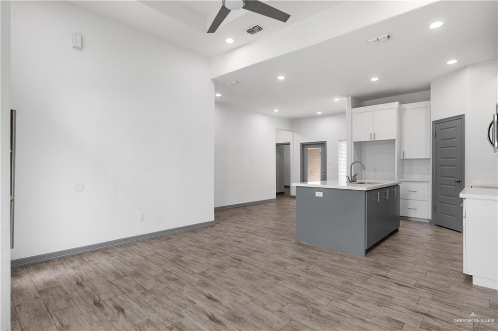 Photo 7 of 9725 Alexis Avenue