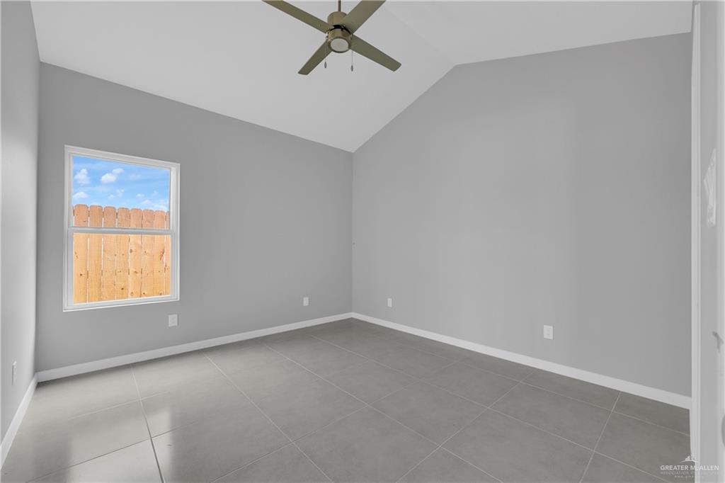 Photo 7 of 700 Oriole Road #2