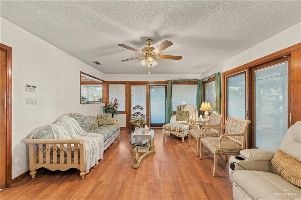 Photo 10 of 3620 Gumwood Avenue #1