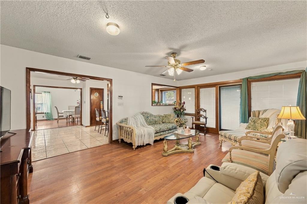 Photo 12 of 3620 Gumwood Avenue #1