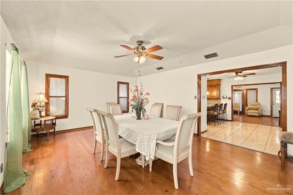 Photo 2 of 3620 Gumwood Avenue #1