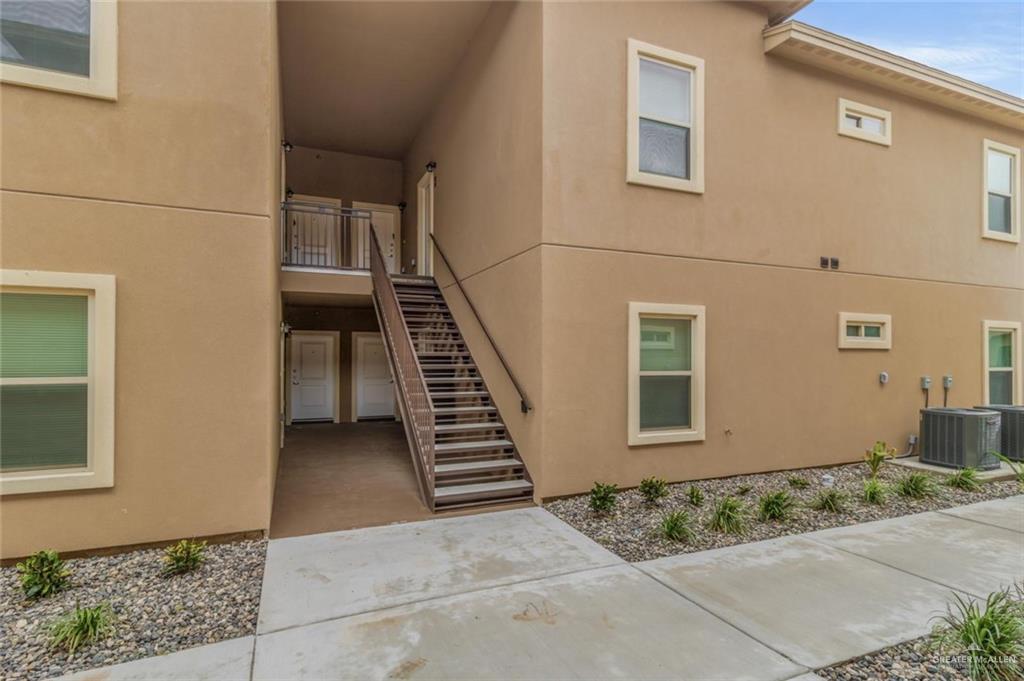 Photo 2 of 900 Redbud Avenue #16B6